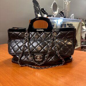 Chanel Black Quilted Leather Purse - CC Delivery Flap